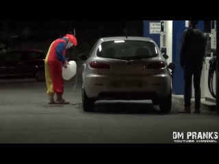 killer clown scare prank